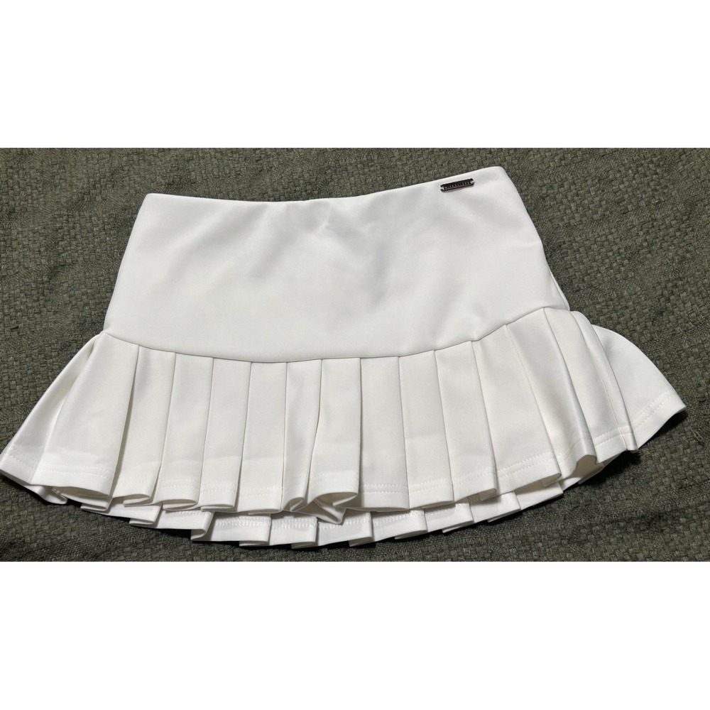 Misguided White Solid Pleated Skirt Shorts Pleated. Small
